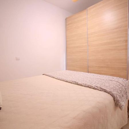 Barrio De Triana - Bidasoa Facil Aparcamiento Sewilla Zewnętrze zdjęcie