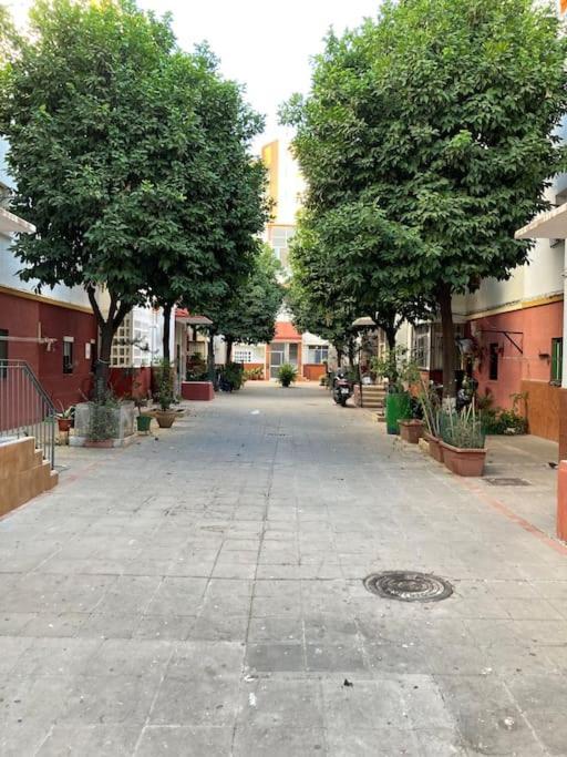 Barrio De Triana - Bidasoa Facil Aparcamiento Sewilla Zewnętrze zdjęcie